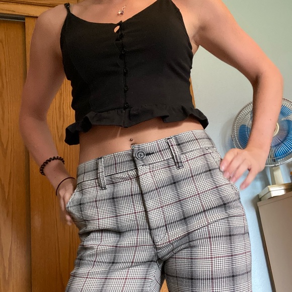 Button up, Cropped Tank - Picture 3 of 4